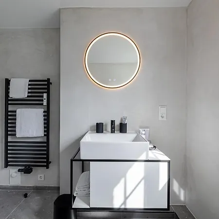 Kajuete #24 Dock 6c *